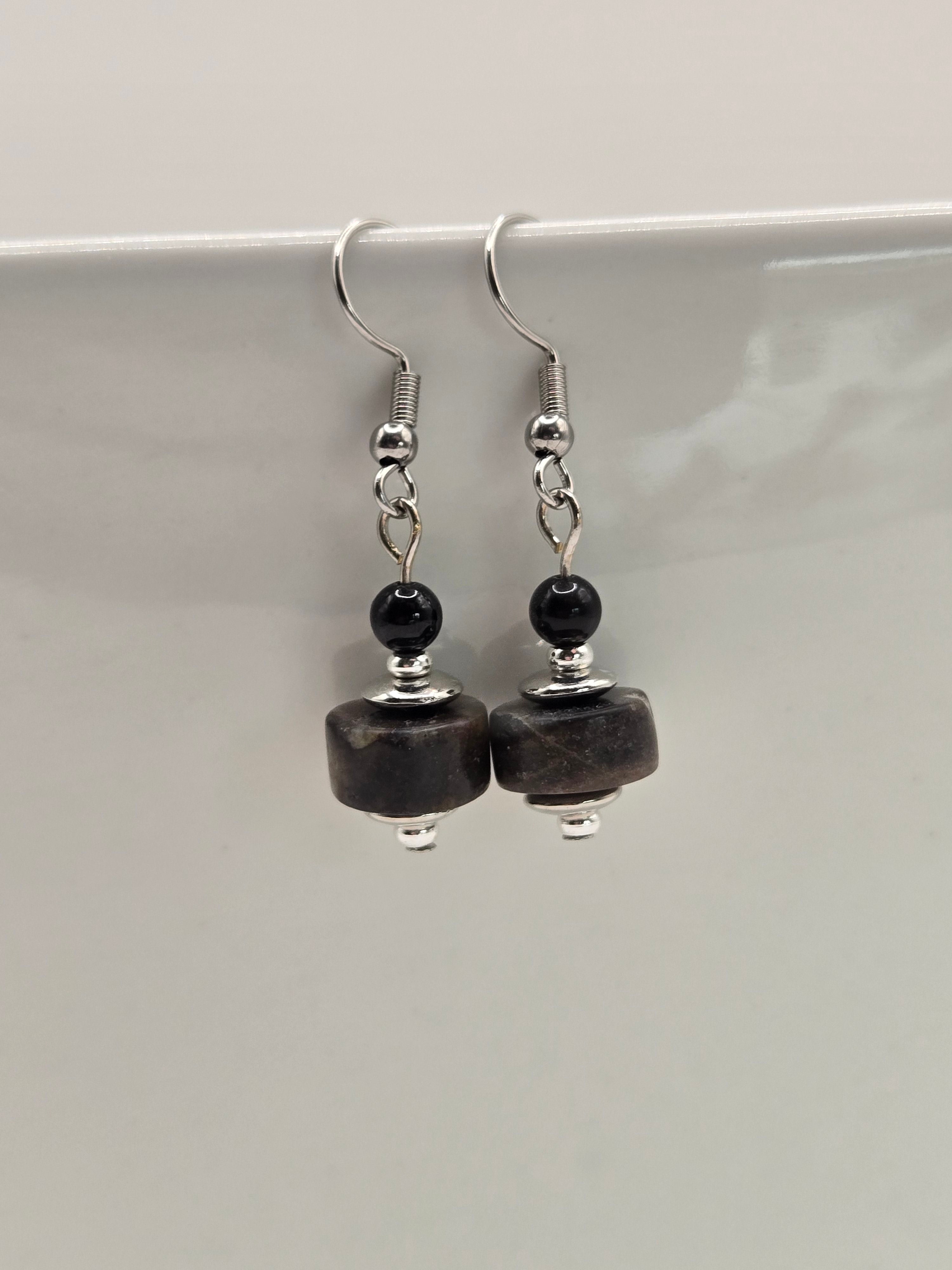 ER-008  Labradorite · Black Onyx Stone Earrings